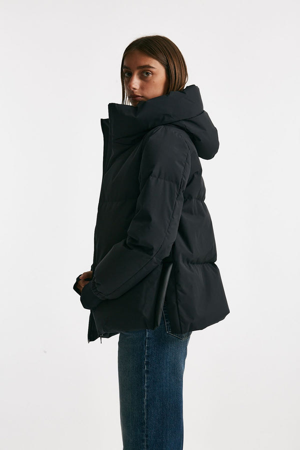 giubbino laminar corto nero in gore-tex windstopper donna Herno