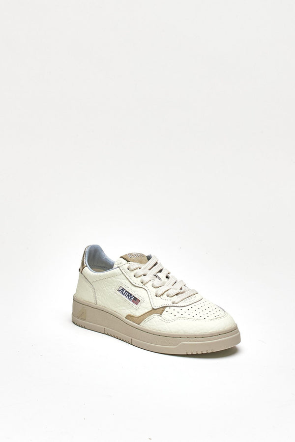 Sneakers MEDALIST LOW AULW-NE15 in pelle platino e sponge donna Autry