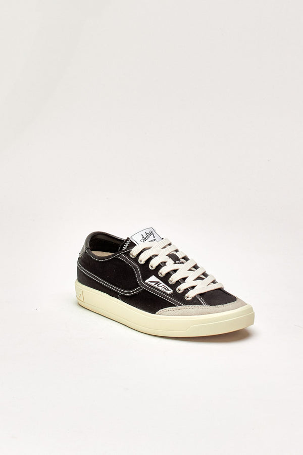 Sneakers SNEAKERS WINDSCAPE LOW in canvas nero donna Autry