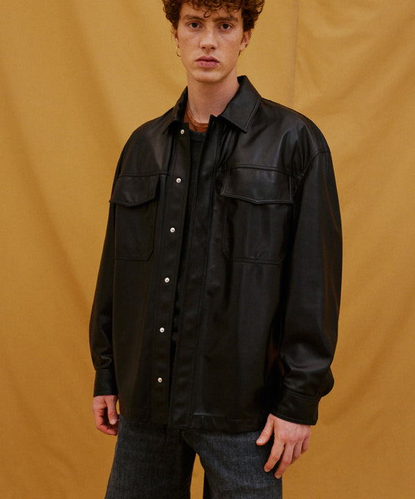 Dinamico, smart e cosmopolita: ecco l’uomo di Dondup