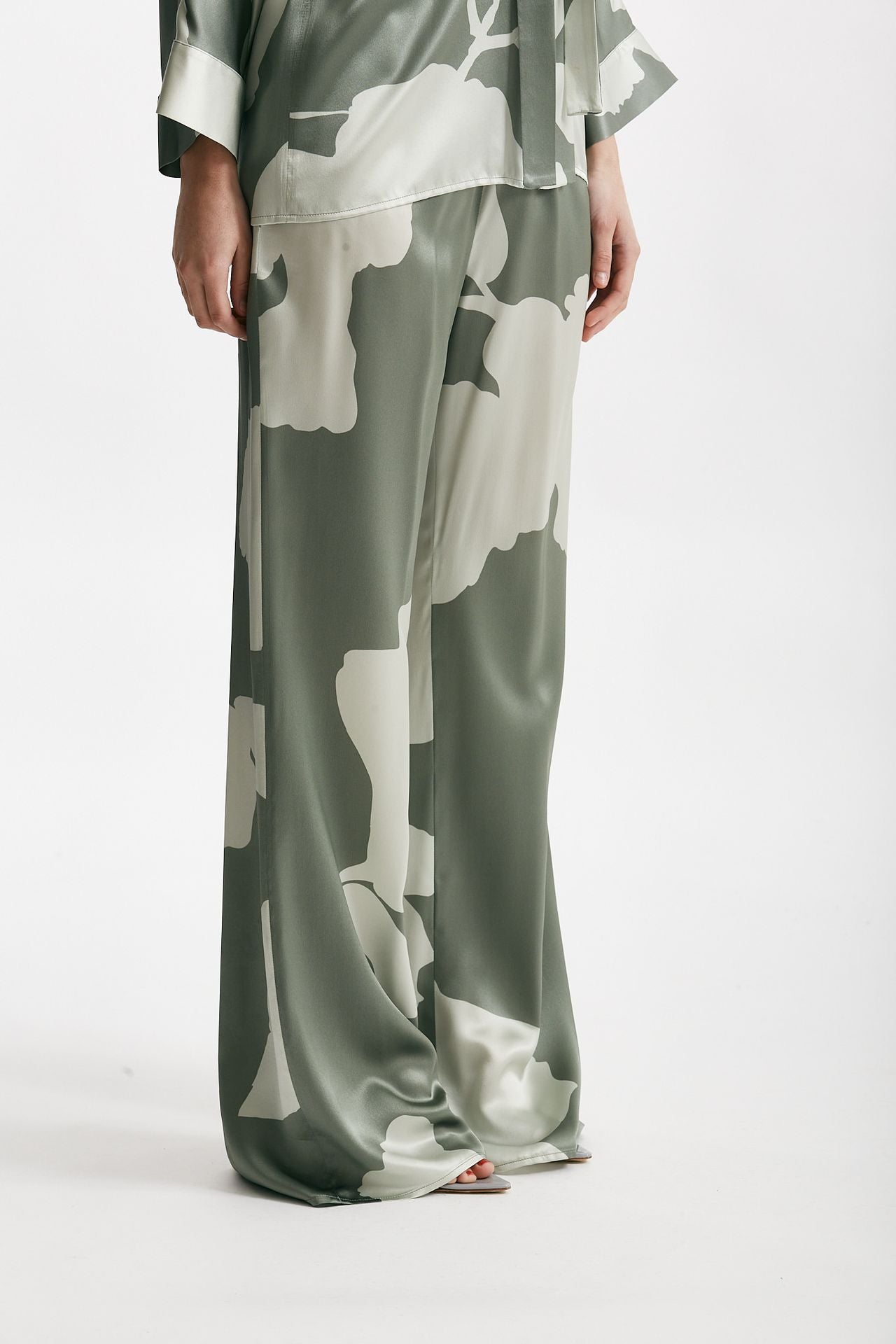 pantalone fluido in raso di pura seta fantasia donna Antonelli firenze - 4