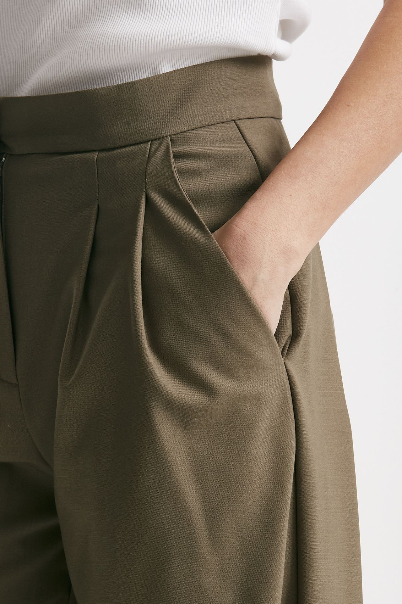 pantalone pinces vita alta con pinces kaki donna Iro - 4