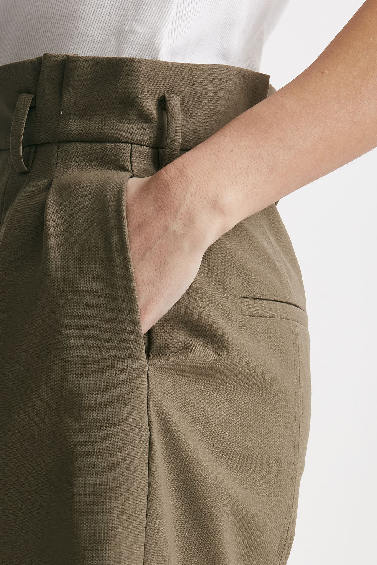 bermuda in fresco lana kaki vita alta donna Iro - 4