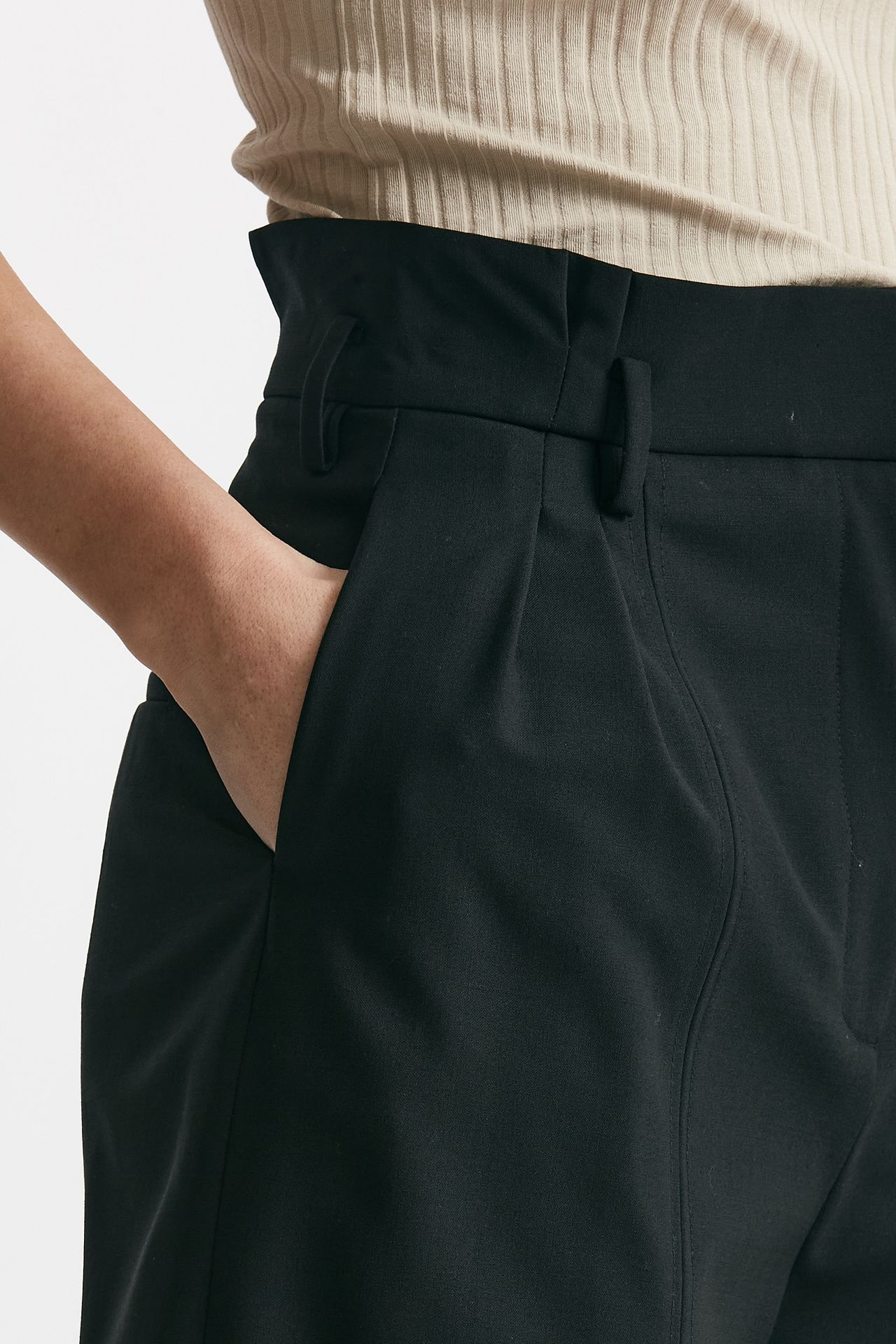 bermuda in fresco lana vita alta nero donna Iro - 5