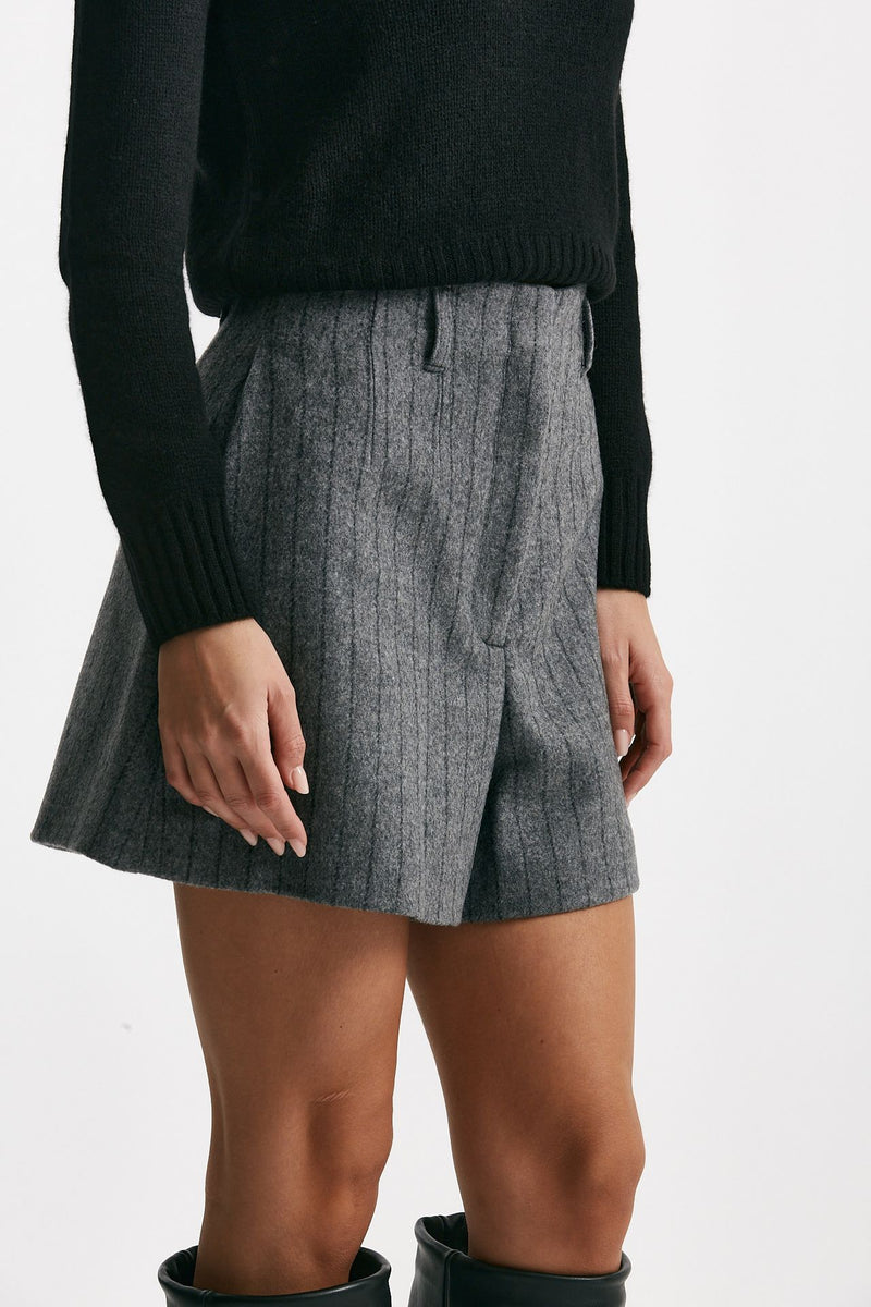 Bermuda vita alta gessati grigio donna Iro - 3