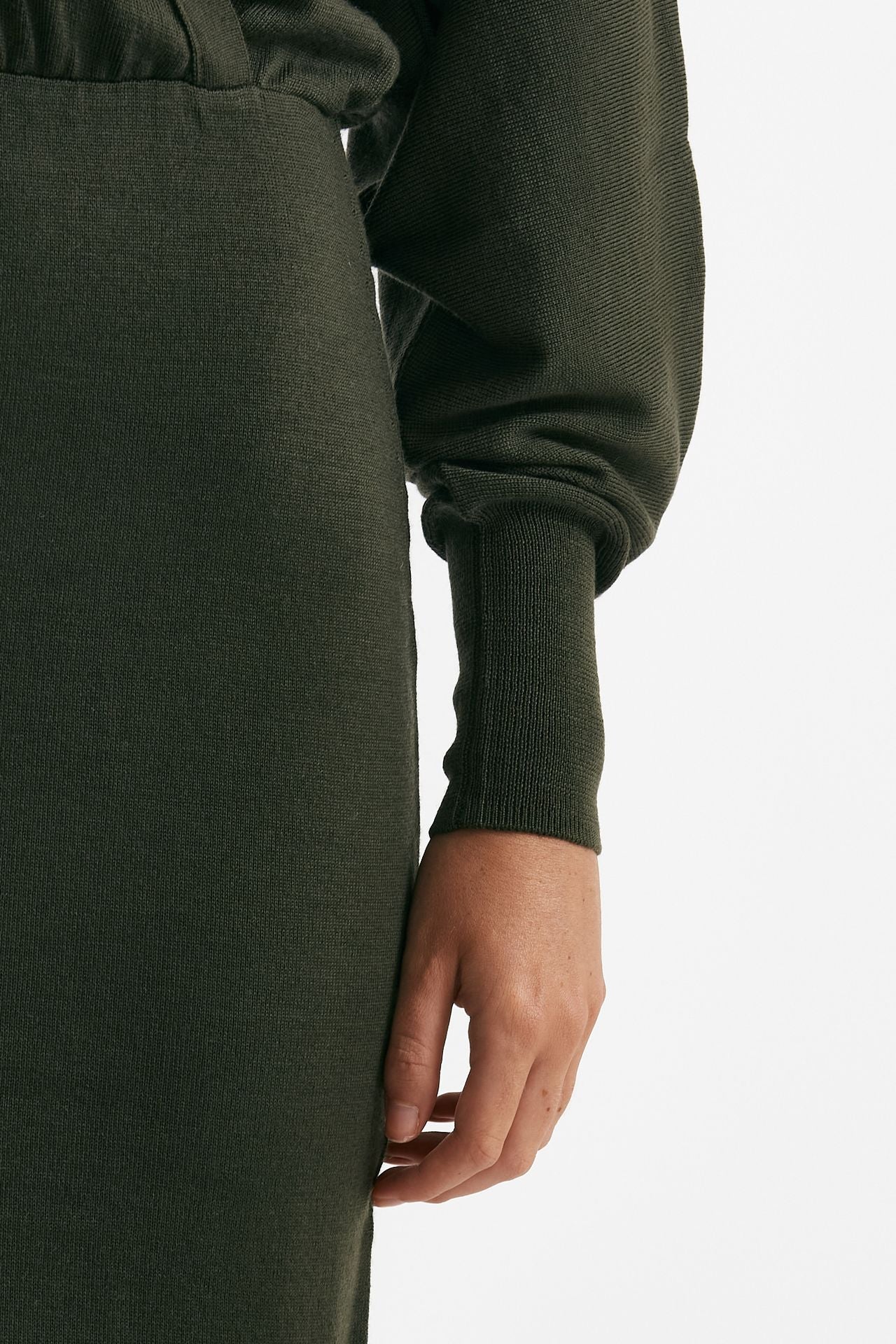 abito in maglia verde oliva donna Nude - 6