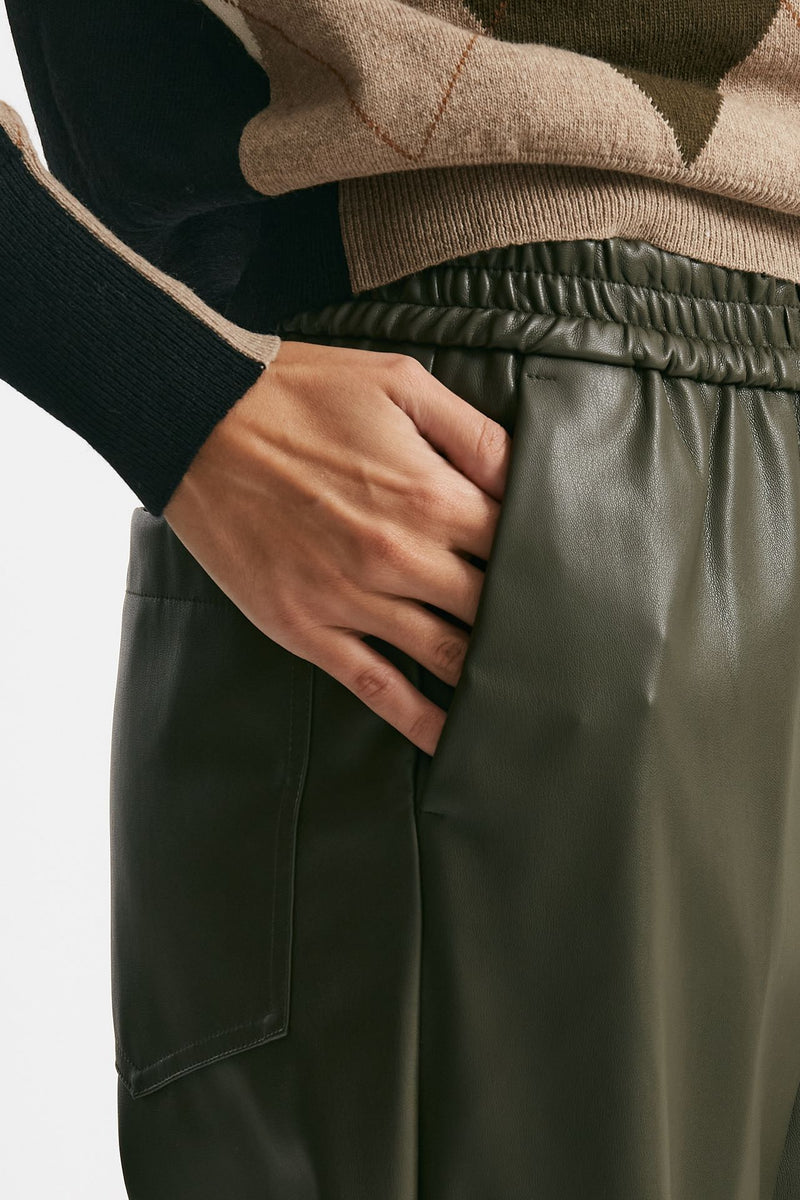 pantalone dritto eco pelle verde oliva donna Nude - 6