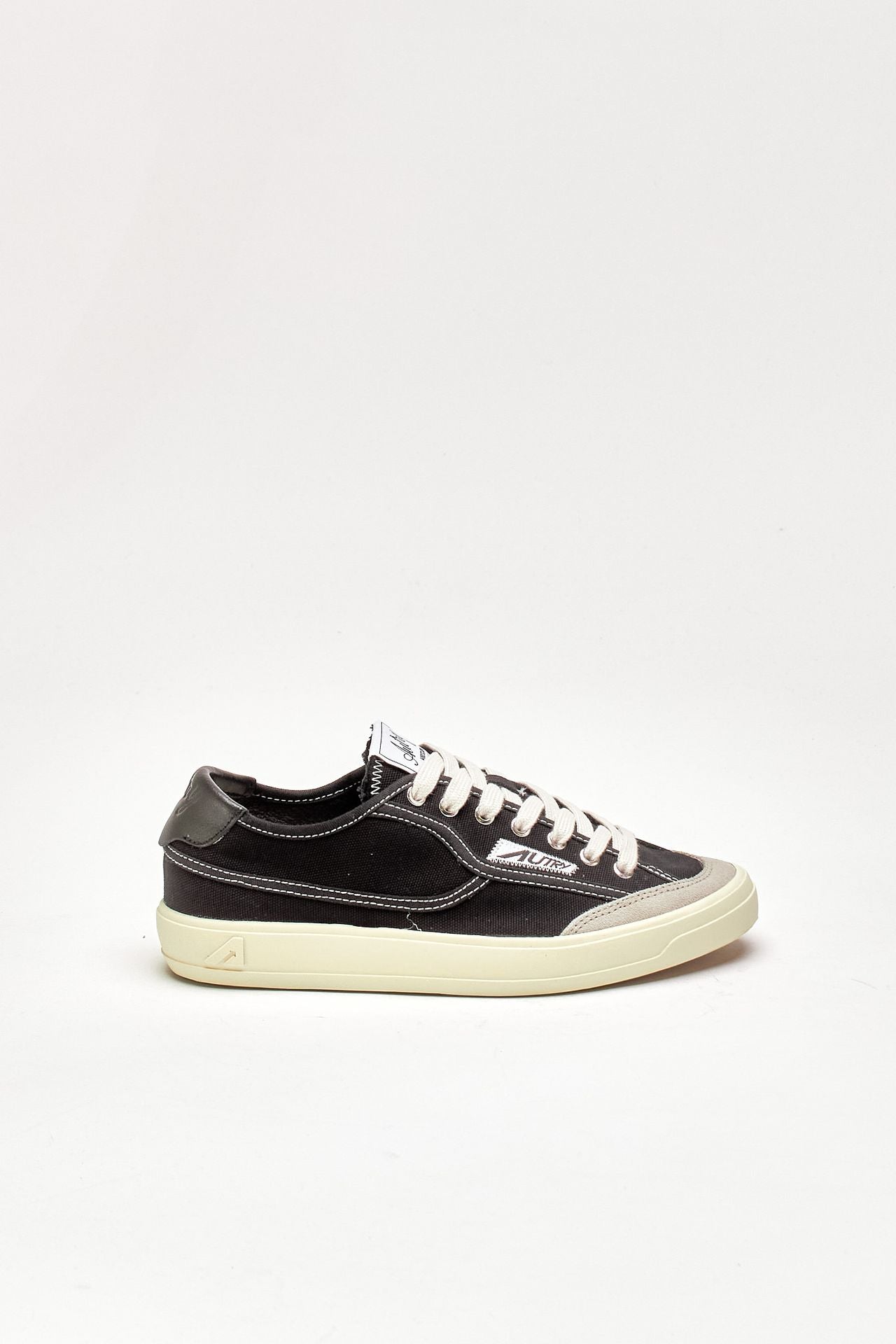 Sneakers SNEAKERS WINDSCAPE LOW in canvas nero donna Autry - 1