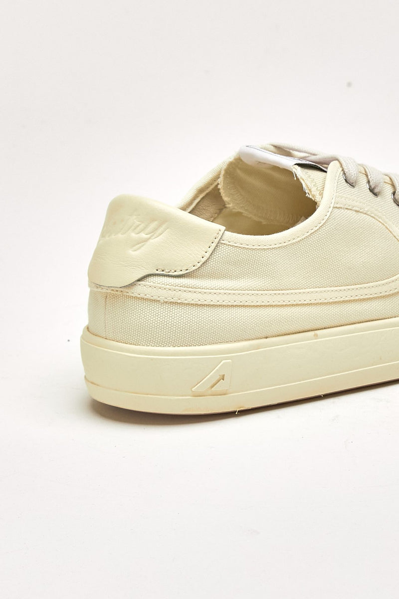 Sneakers SNEAKERS WINDSCAPE LOW in canvas crema donna Autry - 7