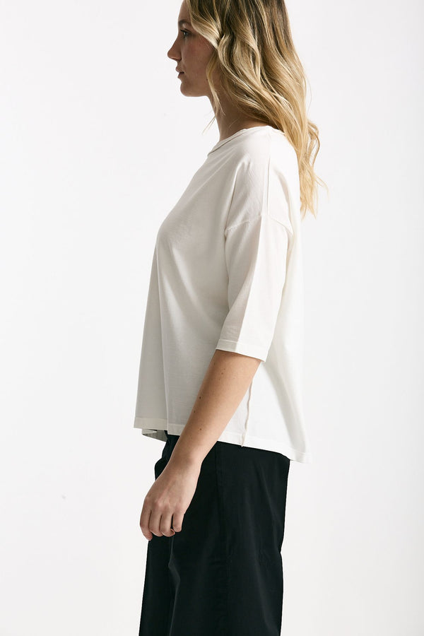 T-shirt over bianco donna Clouds