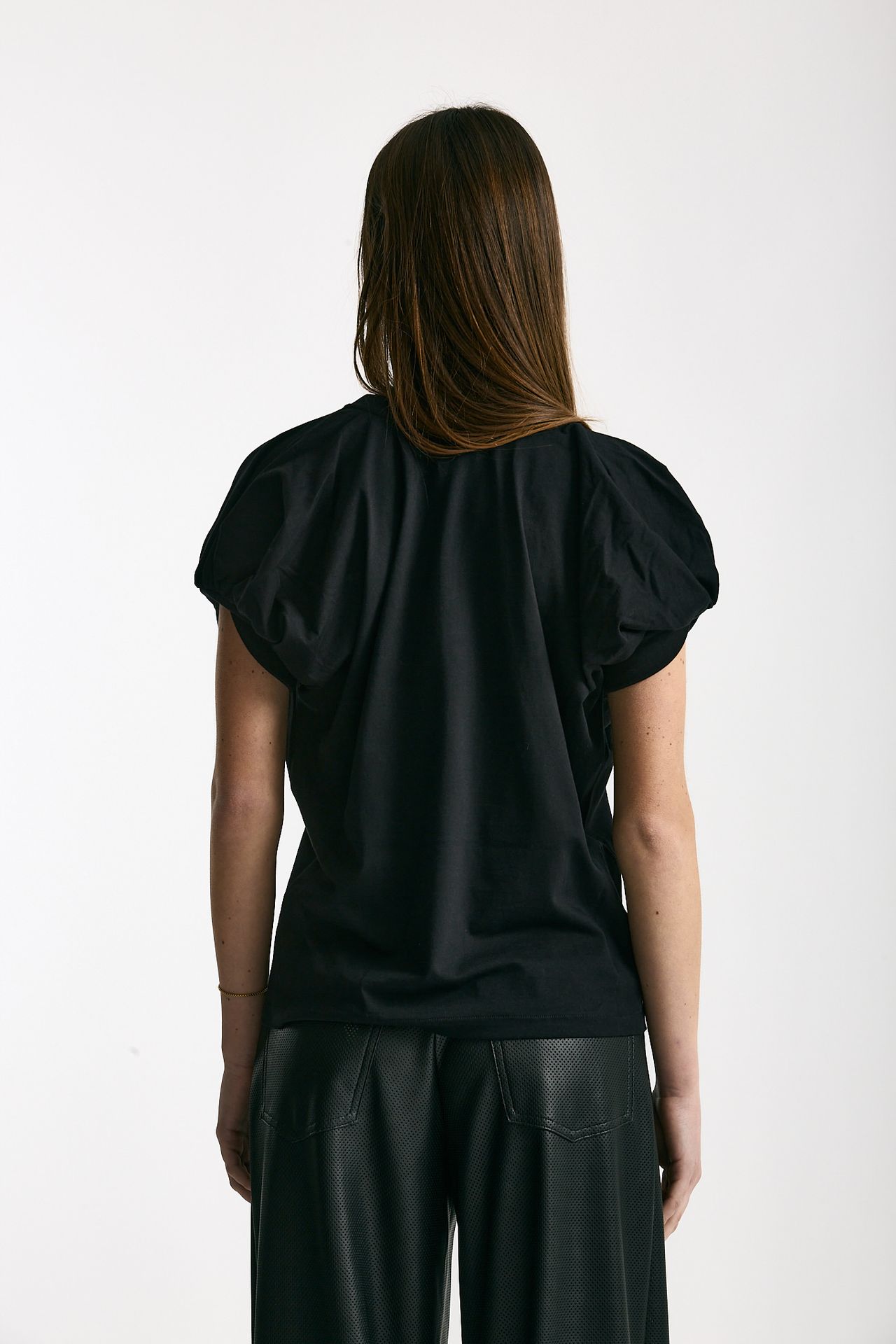 T-shirt girocollo maniche a sbuffo nero donna Nude - 3