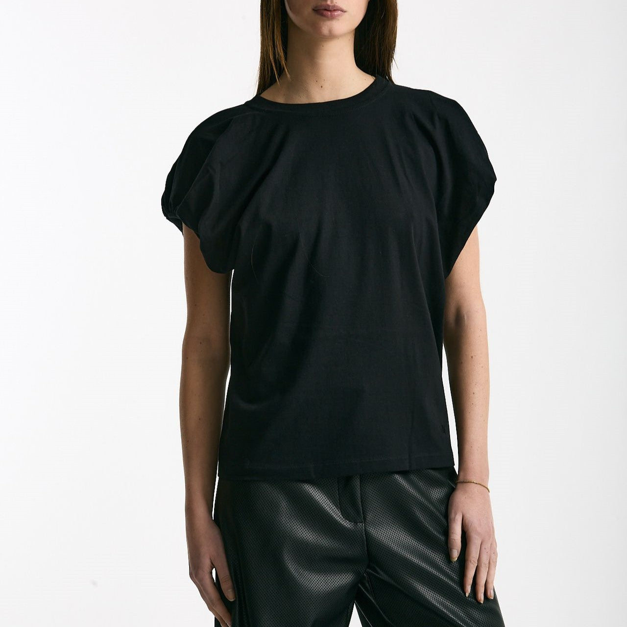 T-shirt girocollo maniche a sbuffo nero donna Nude - 6