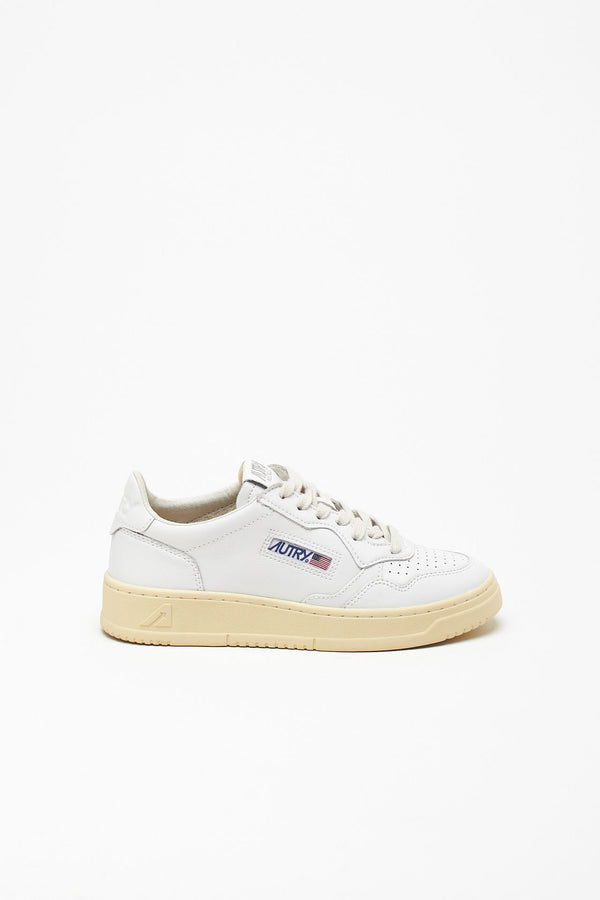 Sneakers MEDALIST LOW-AULW-LL15 in pelle donna Autry