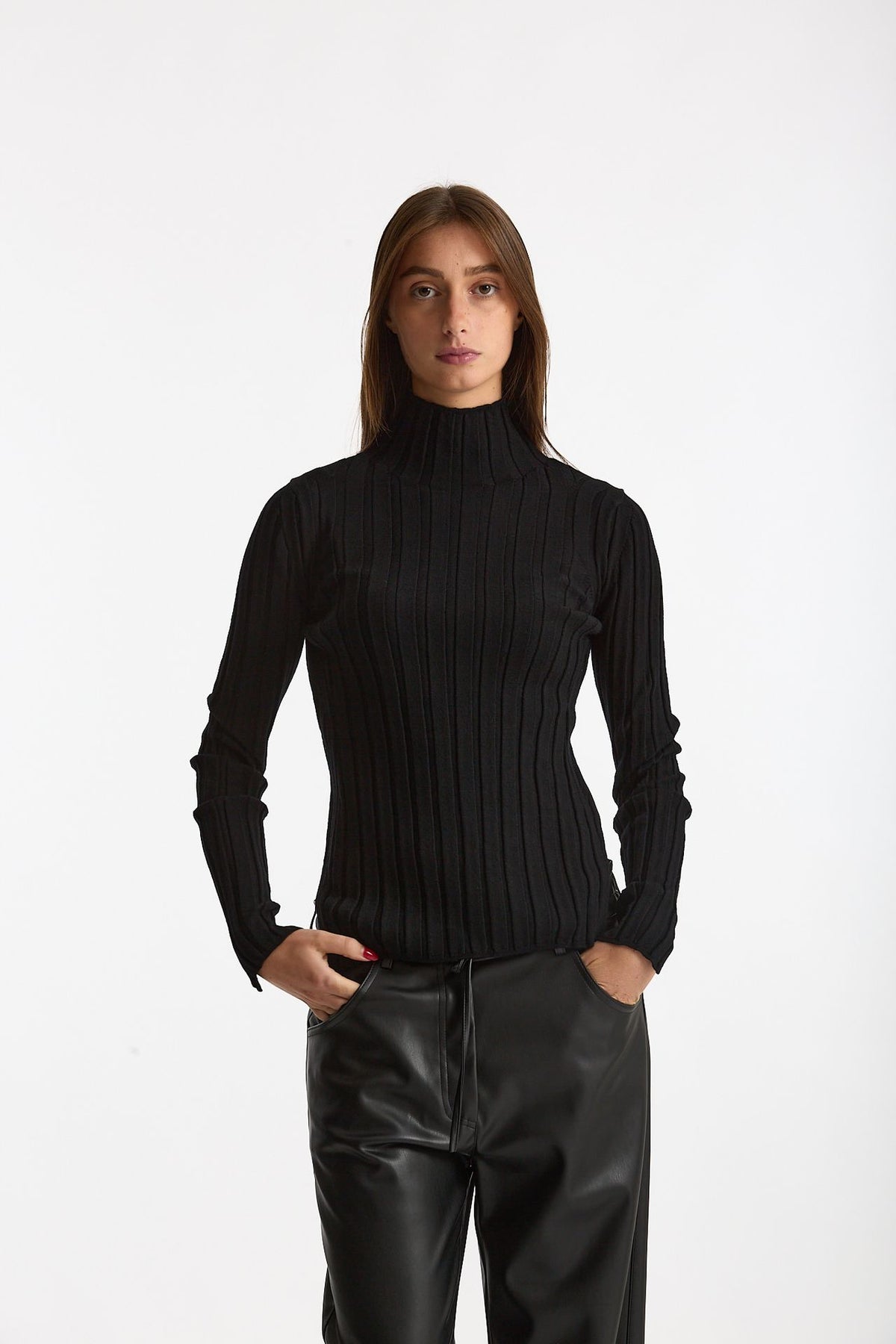 Maglia dolcevita a coste nero donna Nude - 2