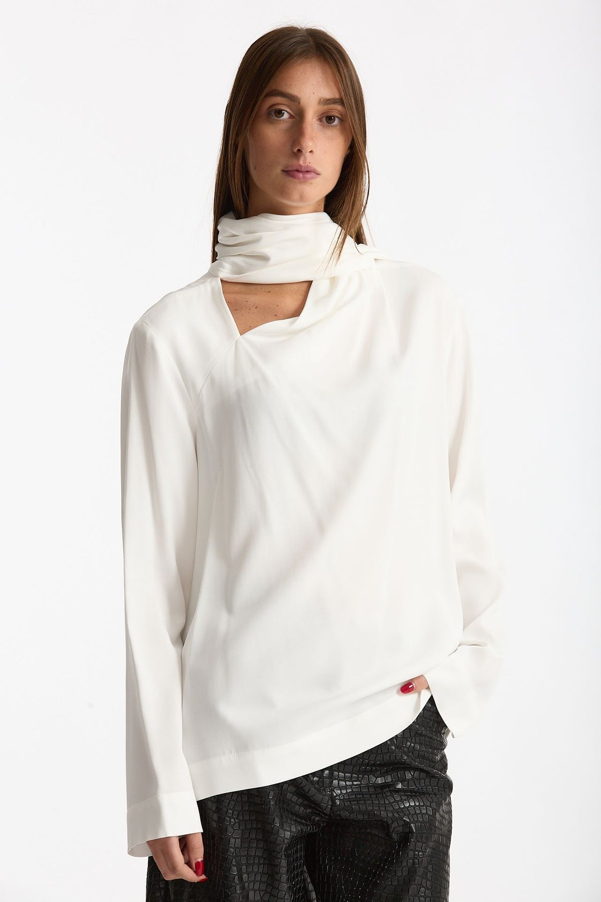 Blusa over scollo asimmetrico bianco donna Nude - 4