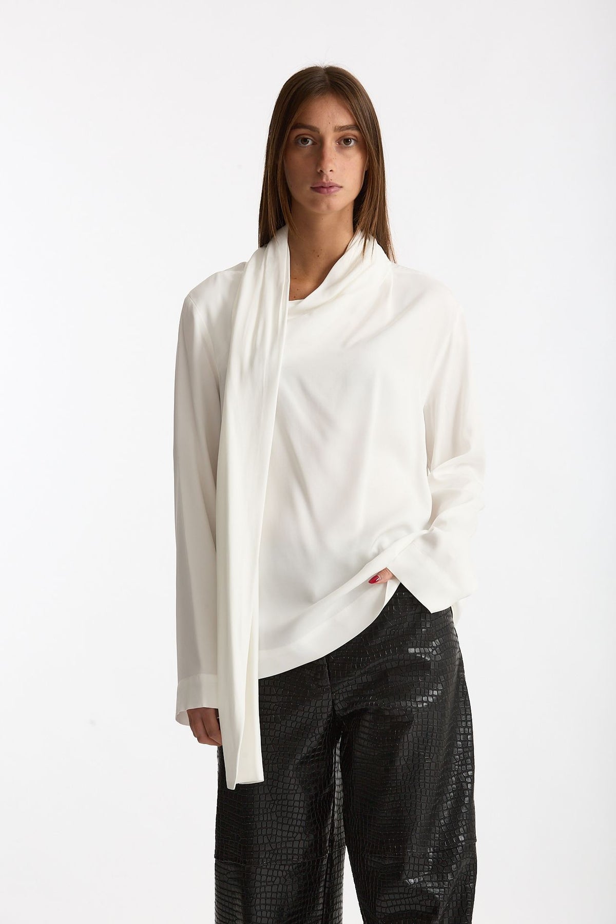 Blusa over scollo asimmetrico bianco donna Nude - 1