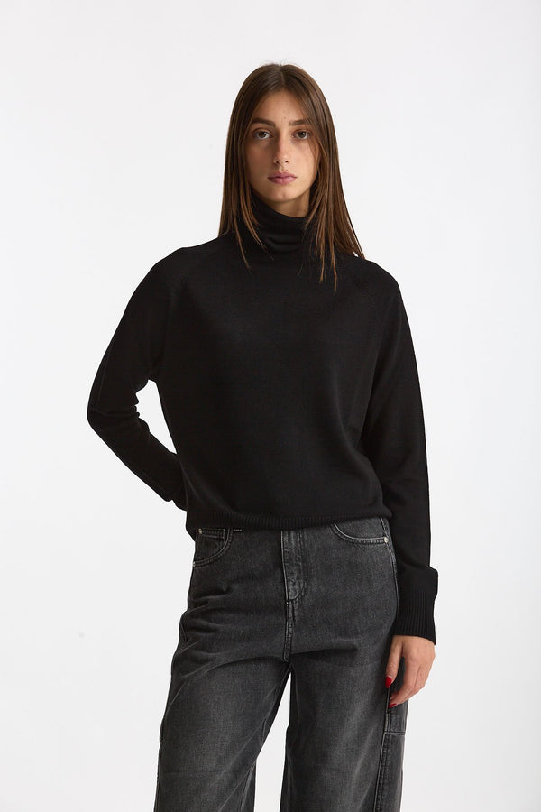 Dolcevita in lana rasata nero donna Scaglione