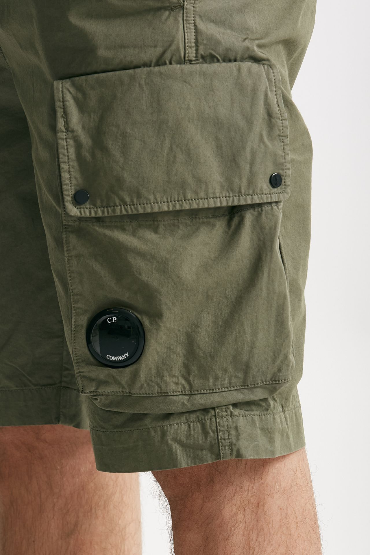 bermuda in cotone gabardine fermo militare uomo C.p. company - 6