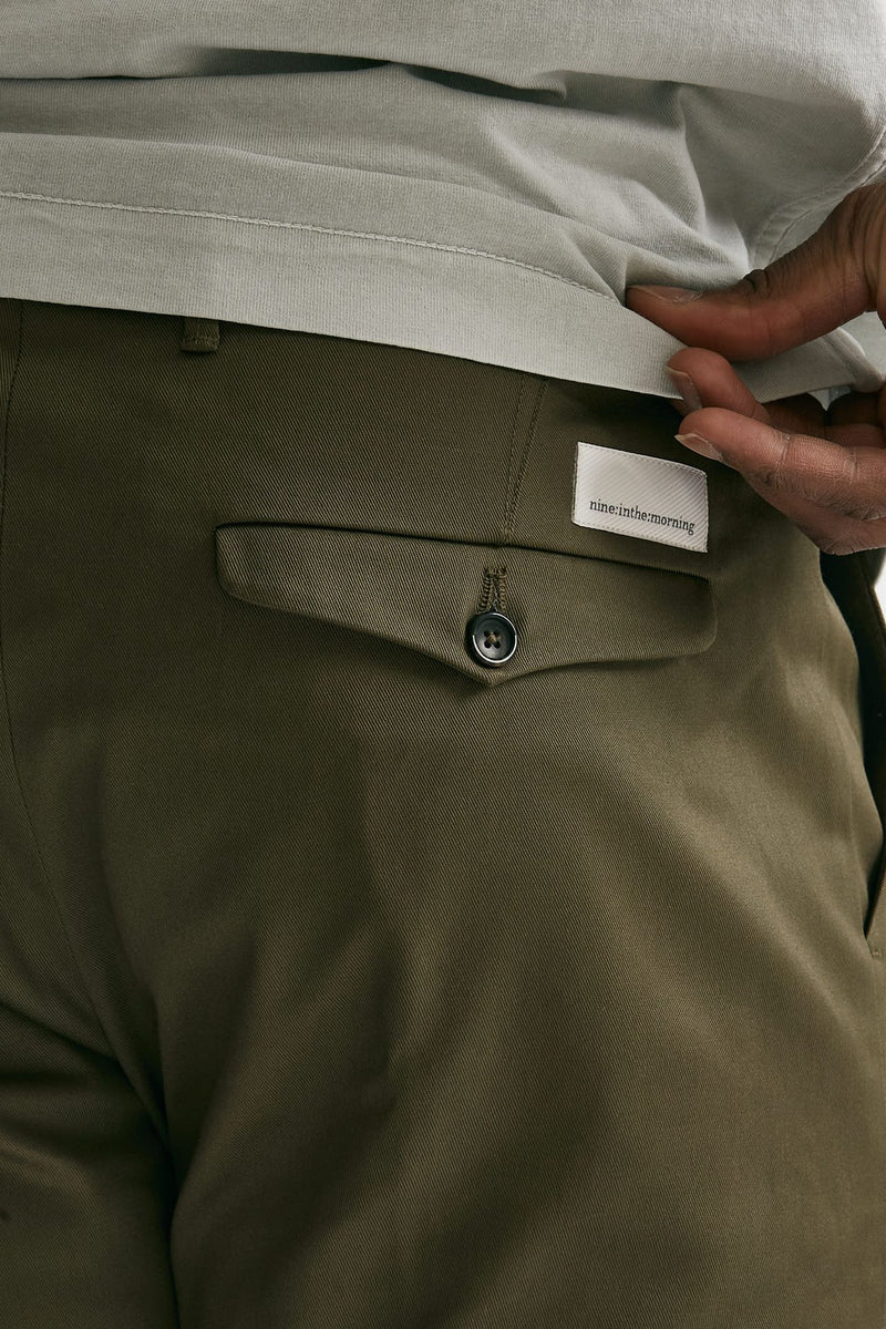 pantalone fold 2 pinces in cotone verde uomo Nine in the morning - 7