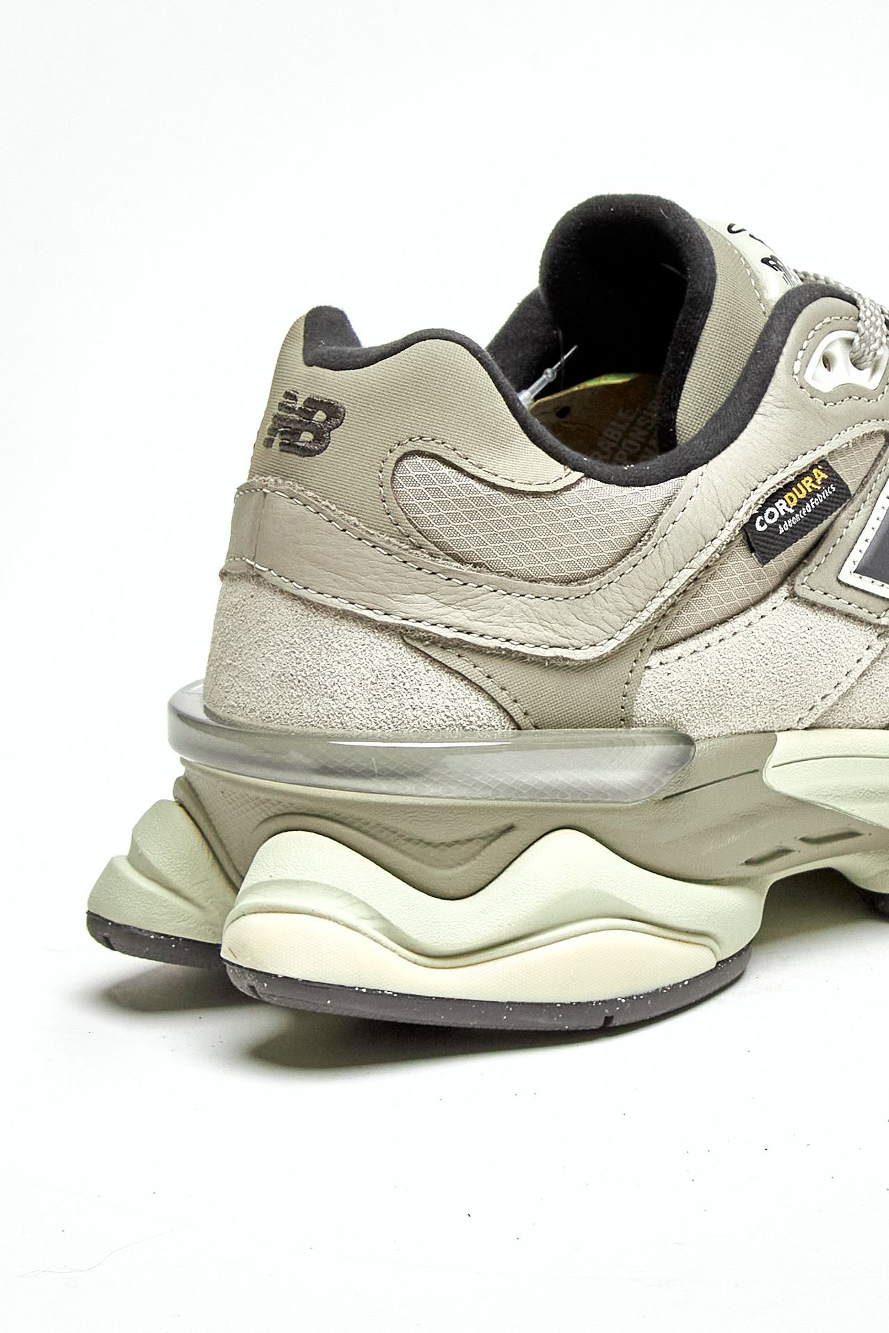 Sneakers U9060 in cordura e suede beige uomo New balance - 7