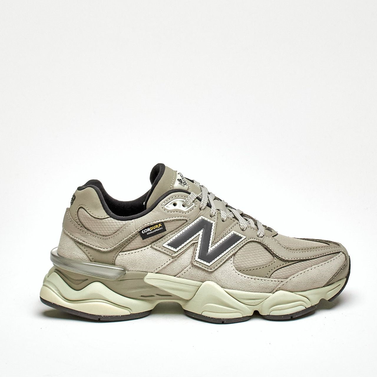 Sneakers U9060 in cordura e suede beige uomo New balance - 8