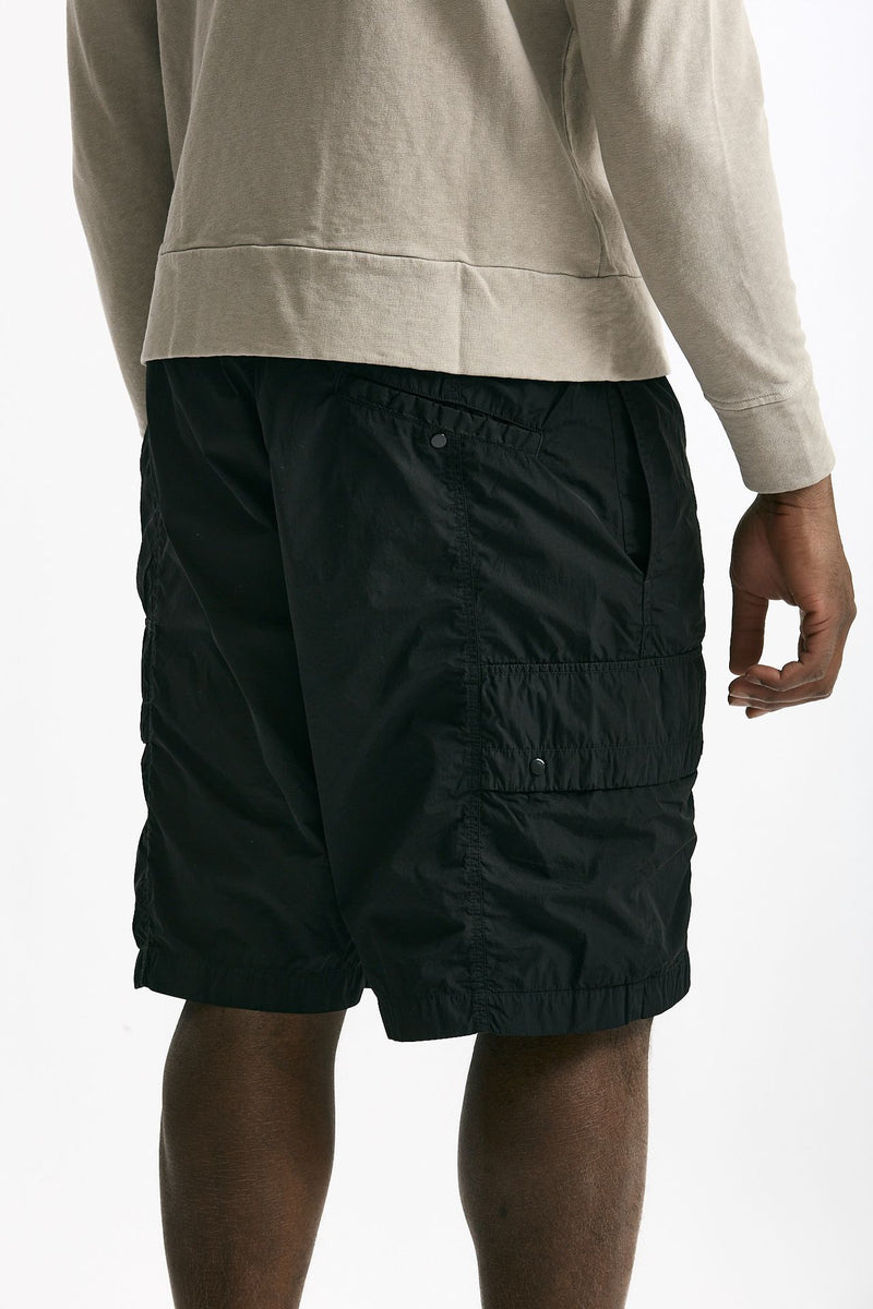 Bermuda in nylon colore nero uomo C.p. company - 3