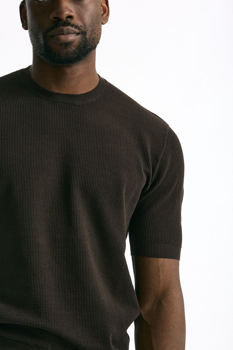 T-shirt micro operata in cotone marrone uomo Hosio - 5