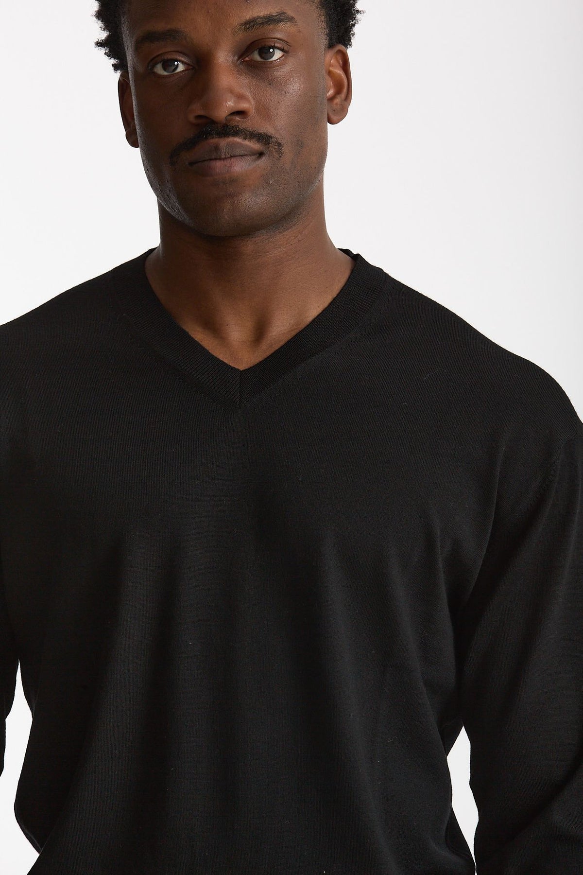 Maglia in lana rasata nero uomo Hosio - 5