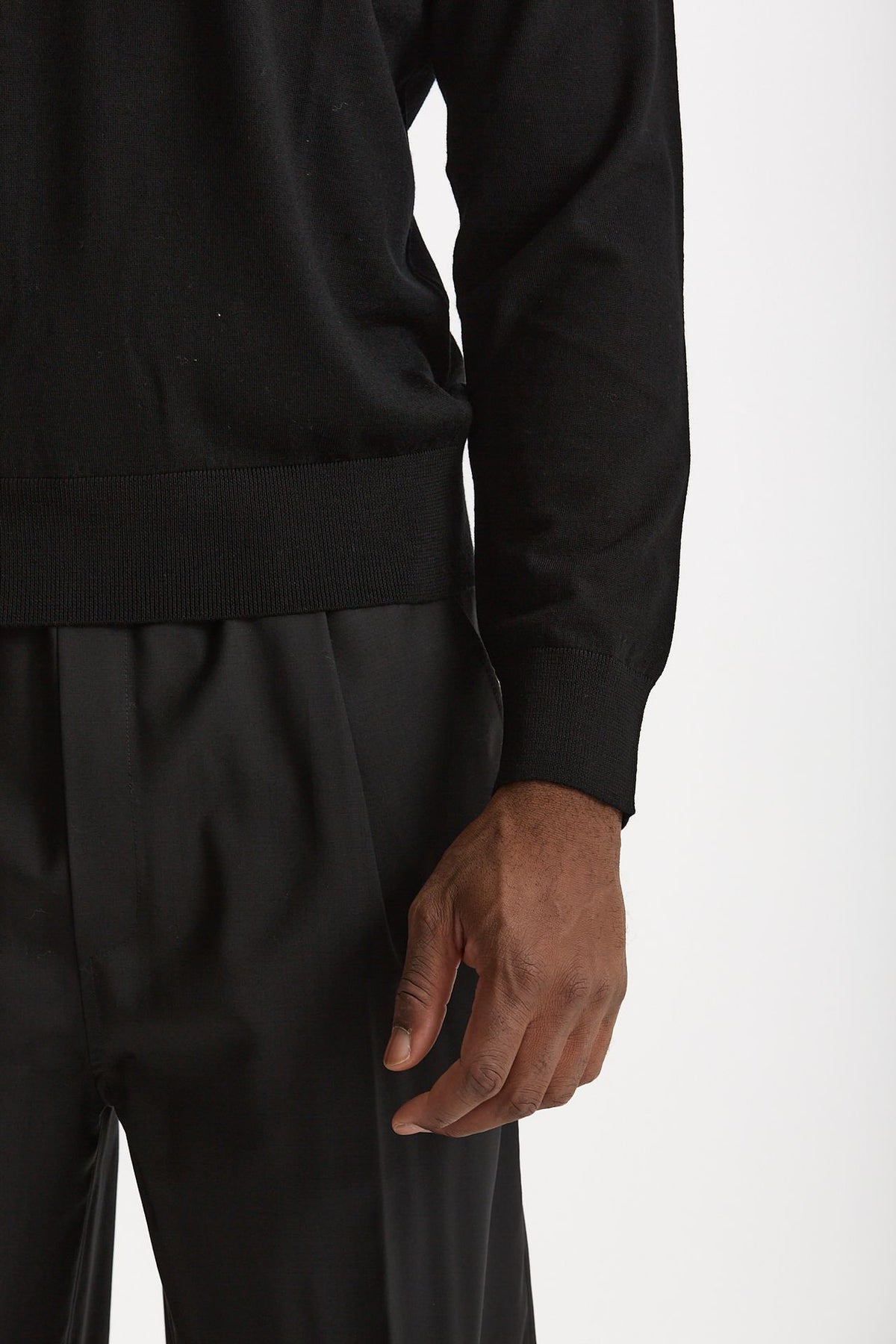 Maglia in lana rasata nero uomo Hosio - 6
