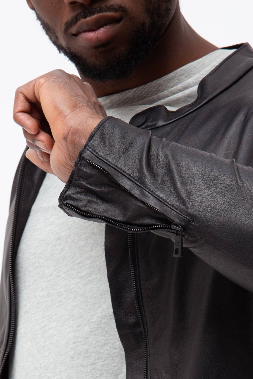 Biker in pelle