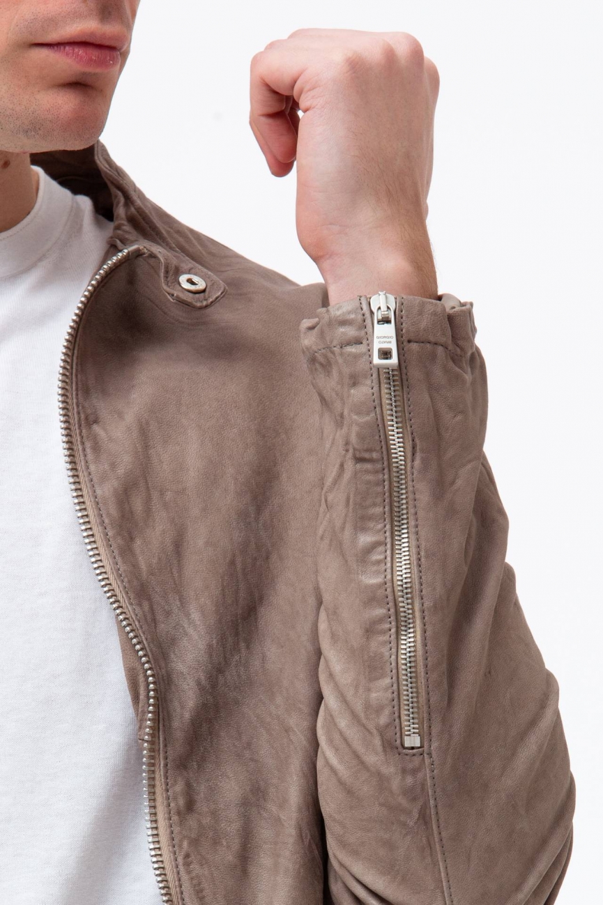 Biker in pelle