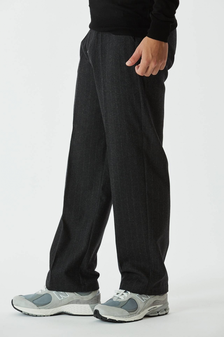 Pantalone ampio grigio gessato