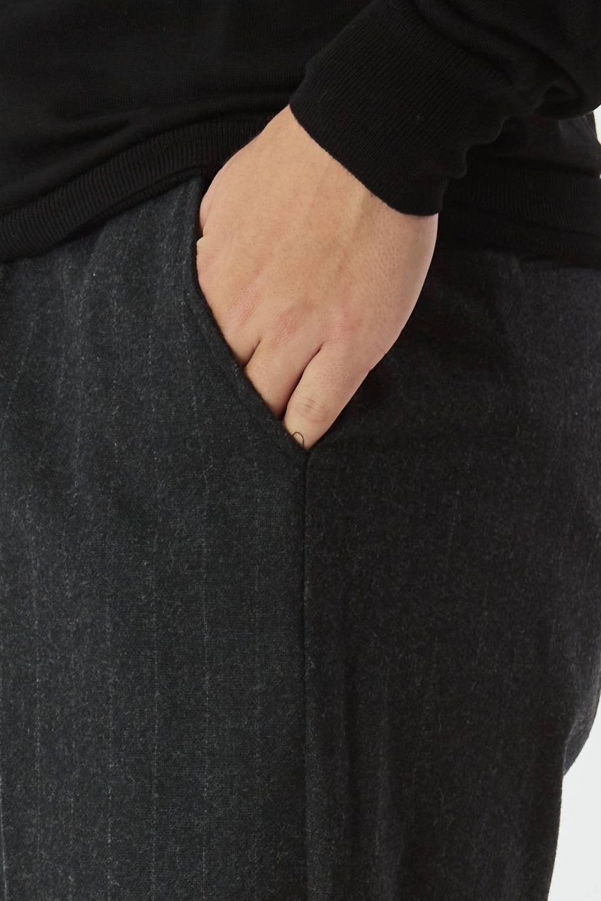 Pantalone ampio grigio gessato