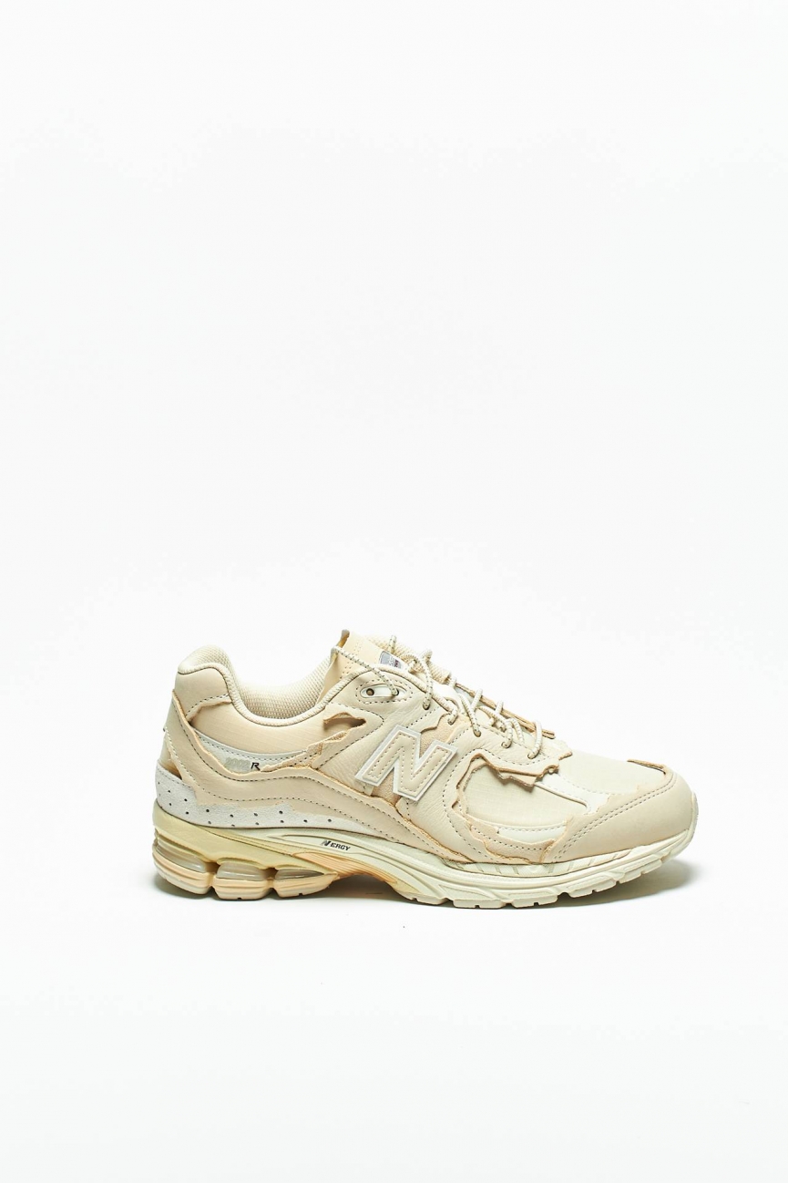 Sneakers M2002RDQ