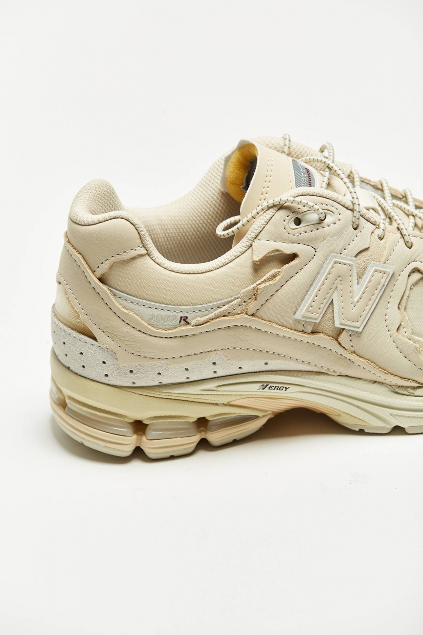 Sneakers M2002RDQ
