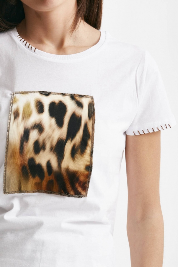 T-shirt con applicazione animalier bianca