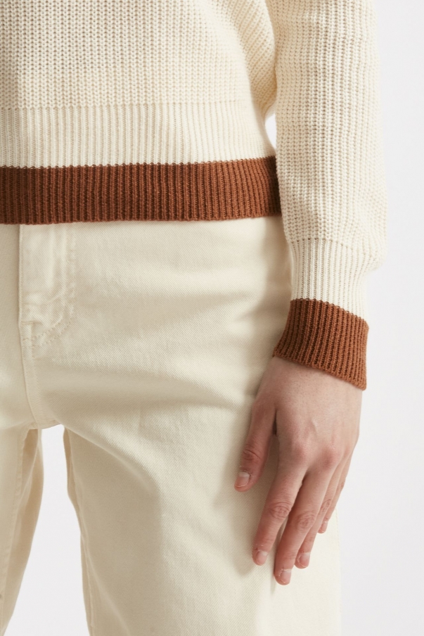 Maglia lavorata in cotone panna con profili bruciato