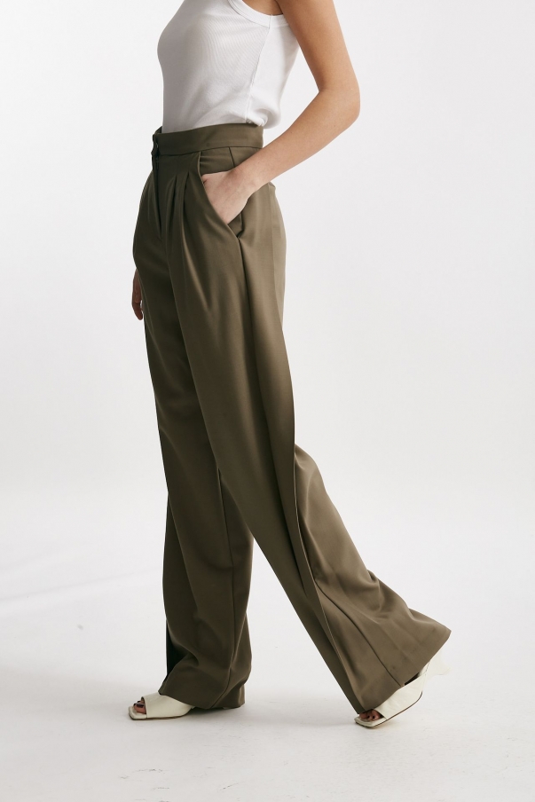 Pantalone pinces vita alta con pinces kaki 