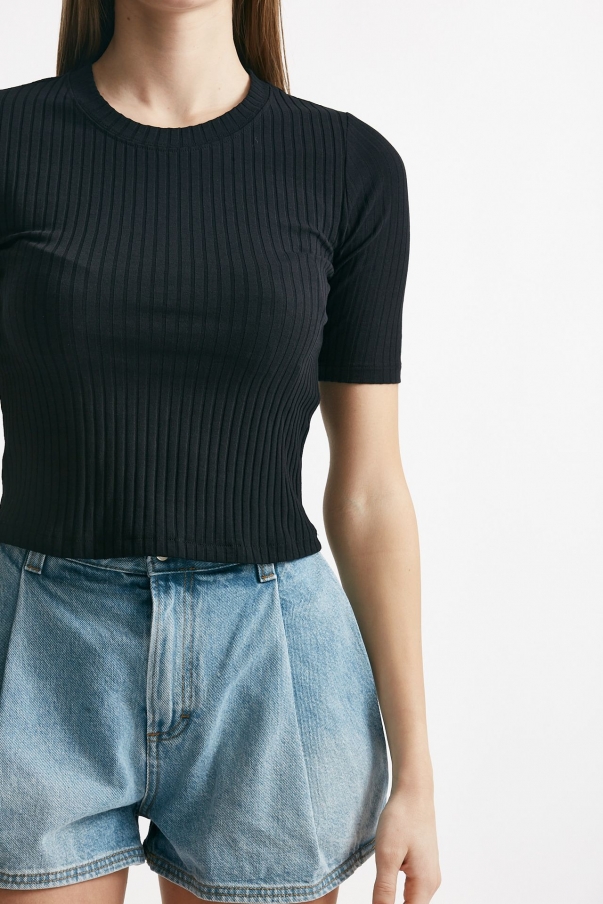 T-shirt a costine girocollo nero 