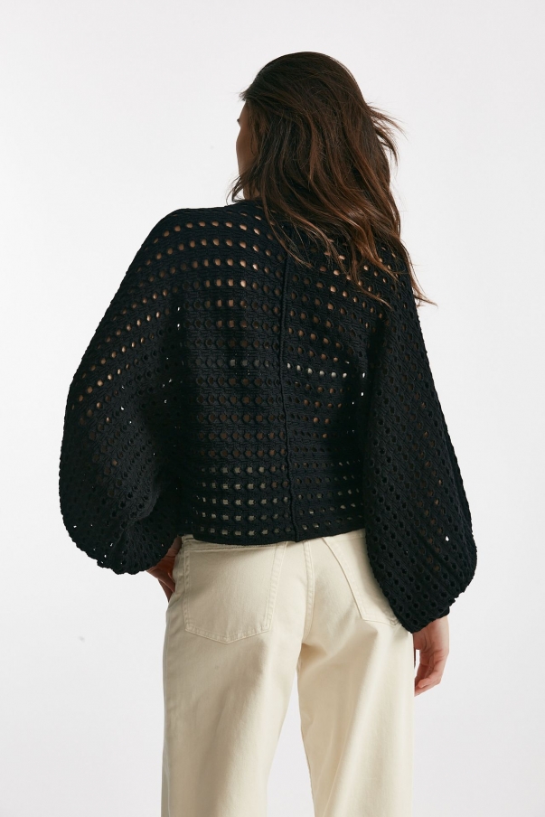 Maglia traforata nero scollo a v