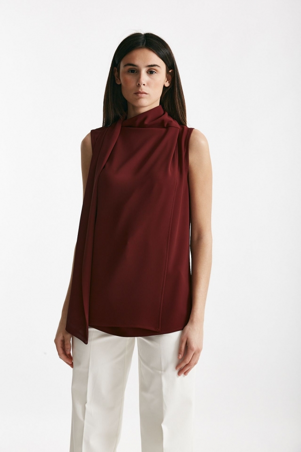 Top con sciarpa bordeaux