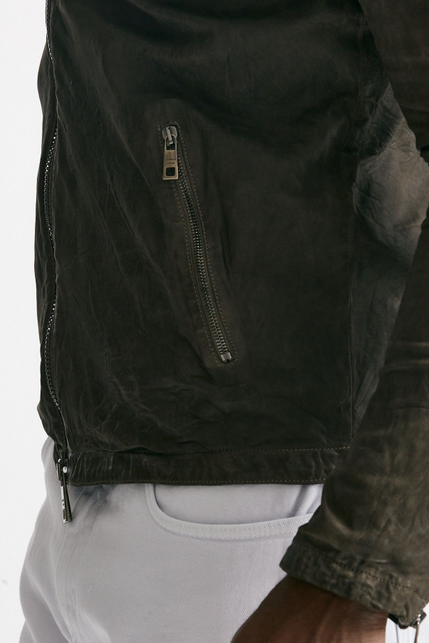 Biker in pelle marrone