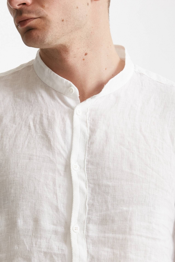 Camicia in lino bianco