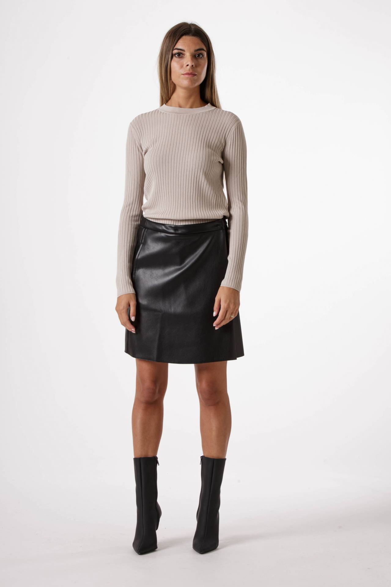 BIBLIOS faux leather skirt