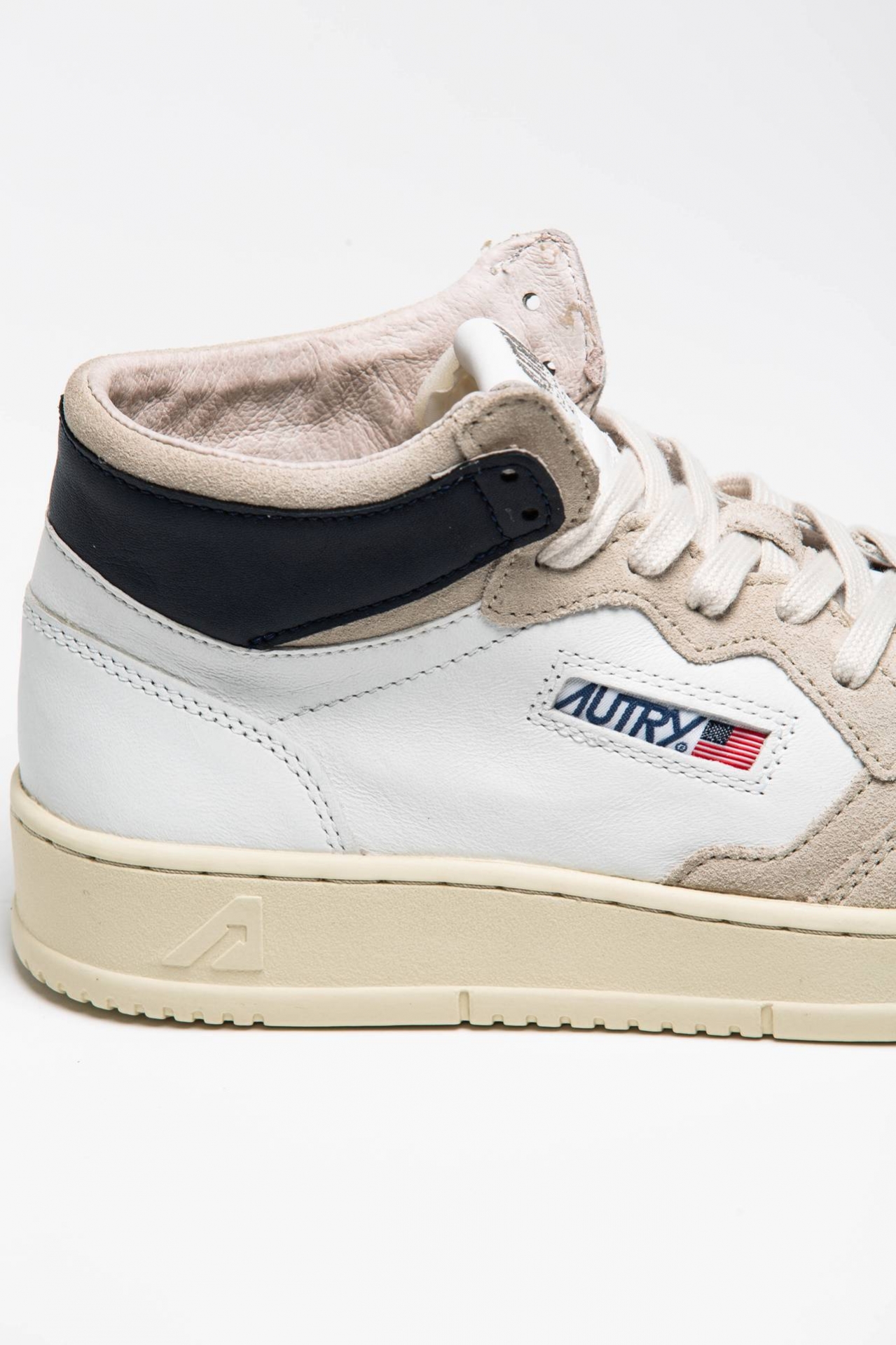 Sneakers MEDALIST MID