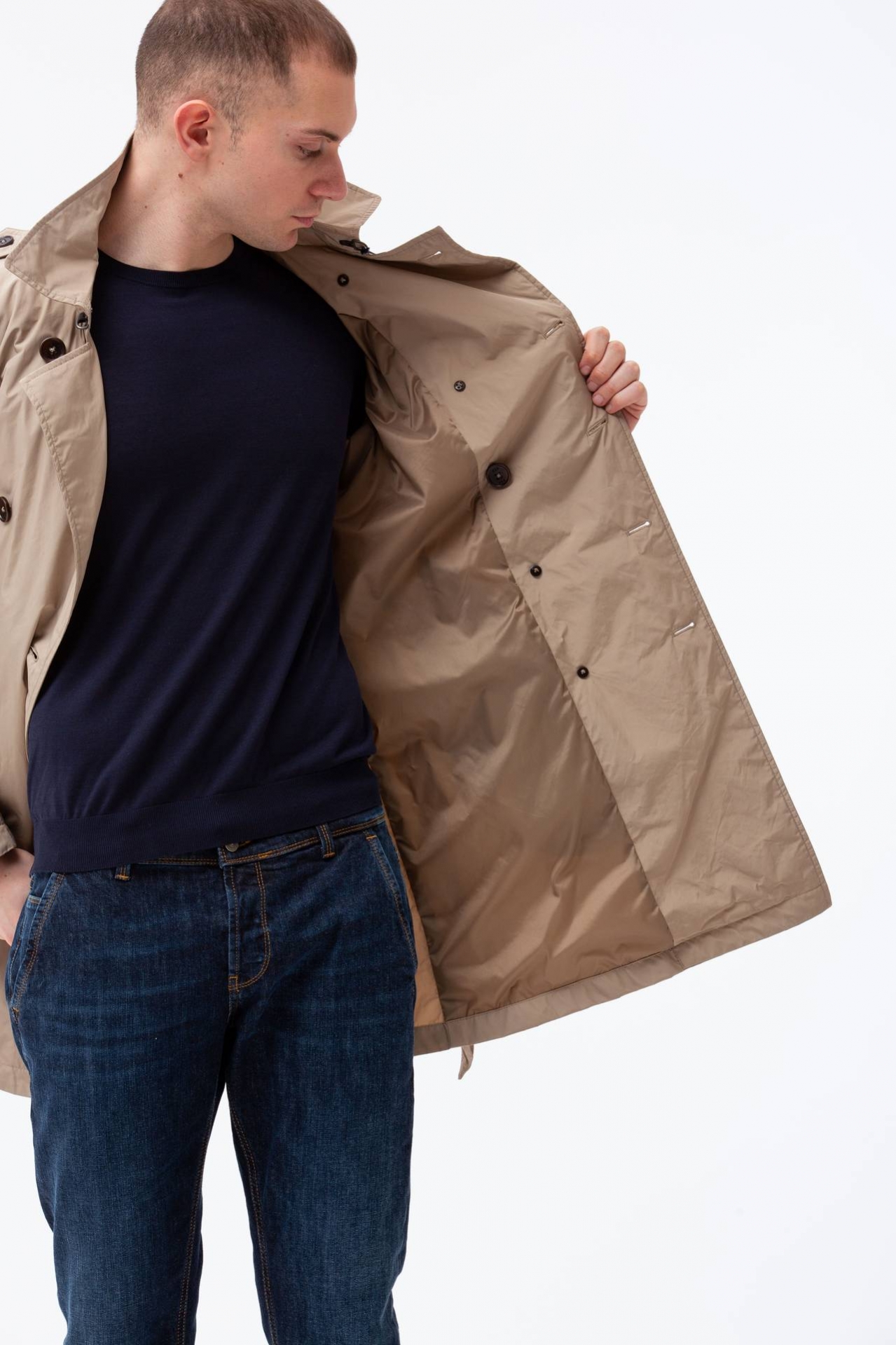 Trench in nylon