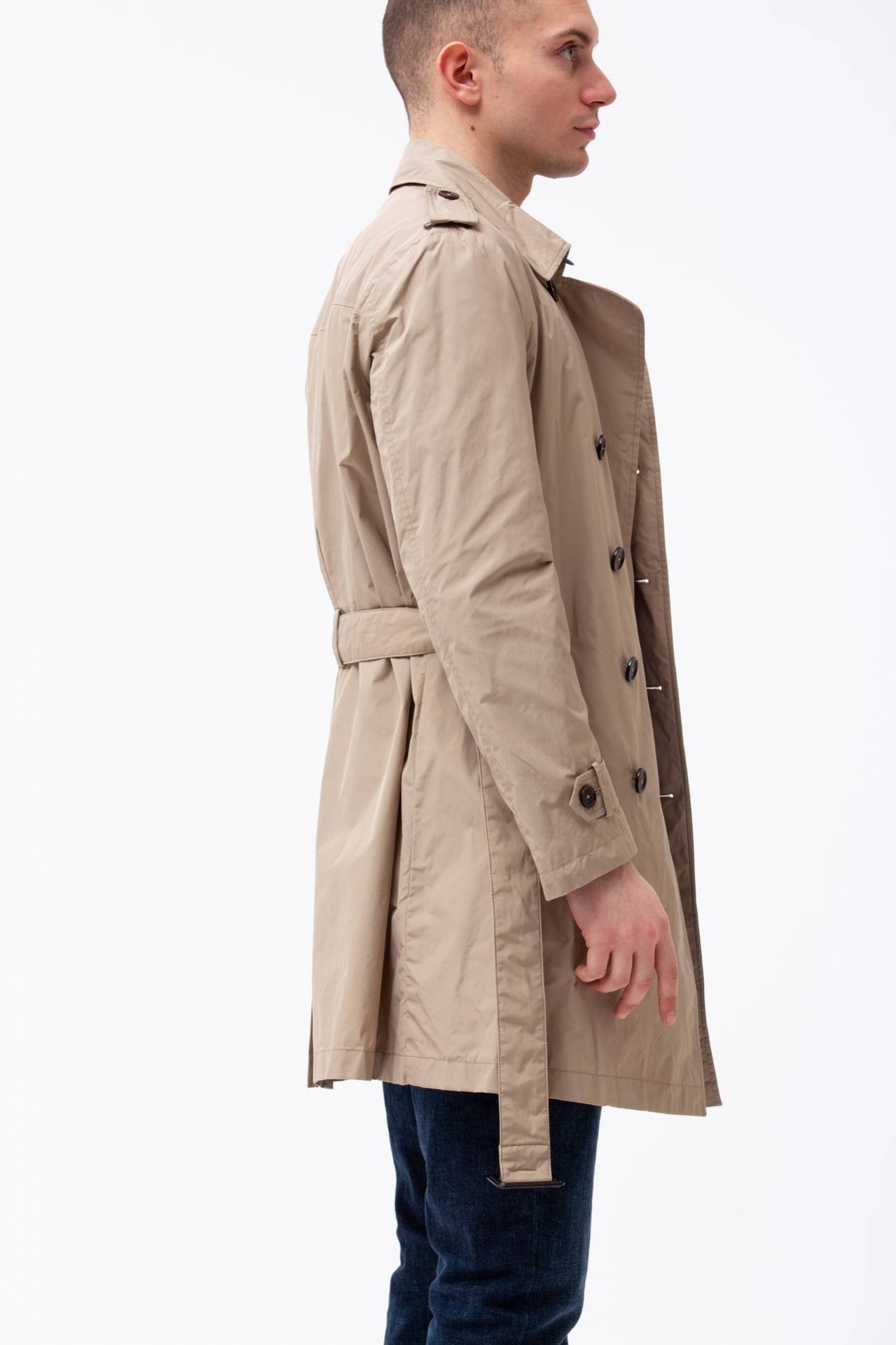 Trench in nylon