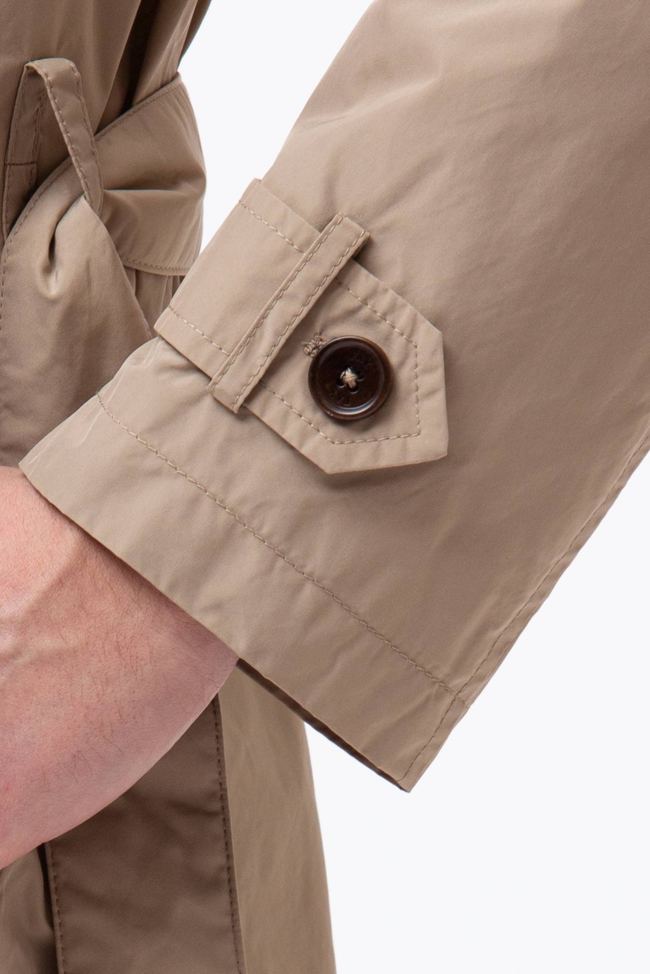 Trench in nylon