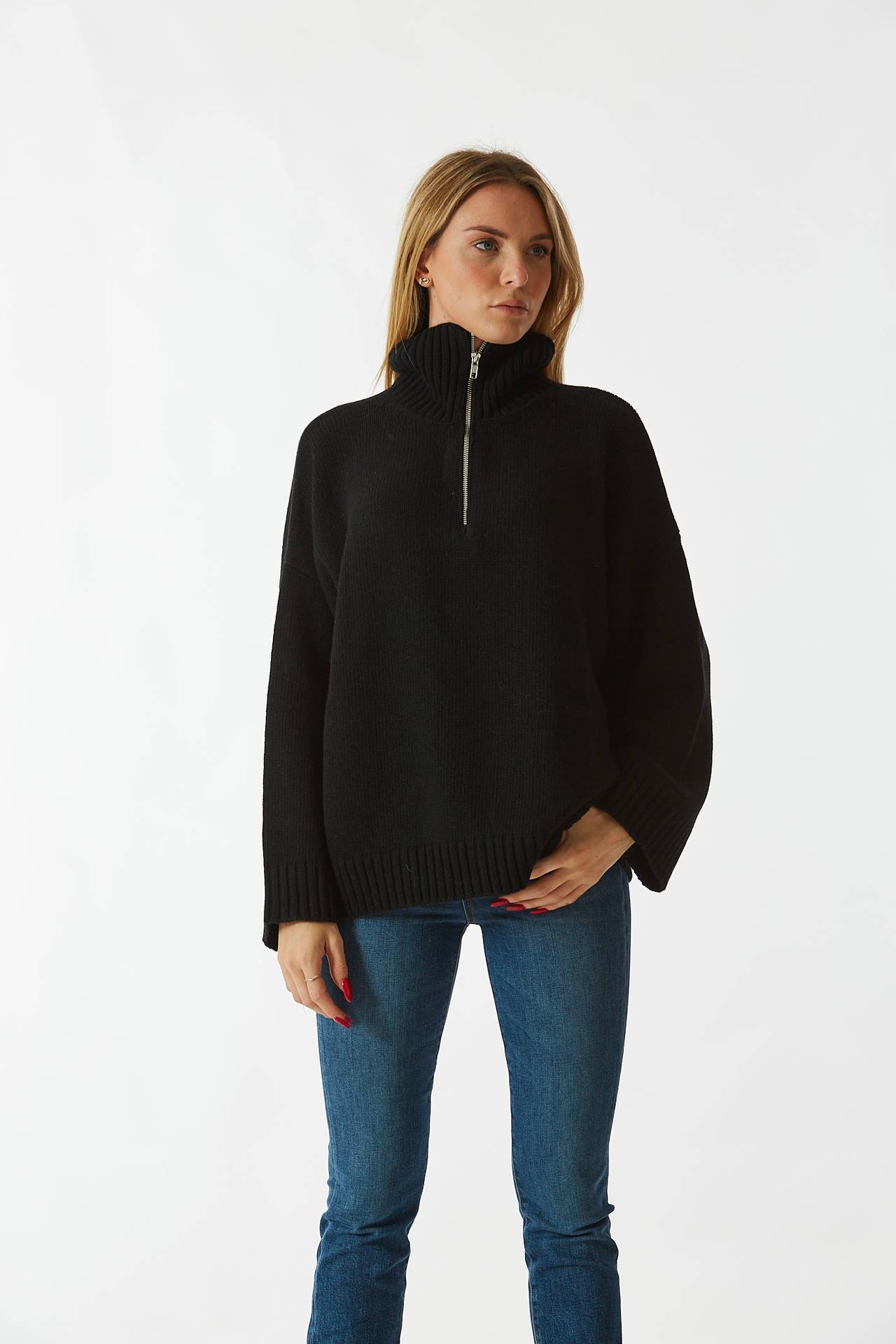 Maglia over collo alto nero