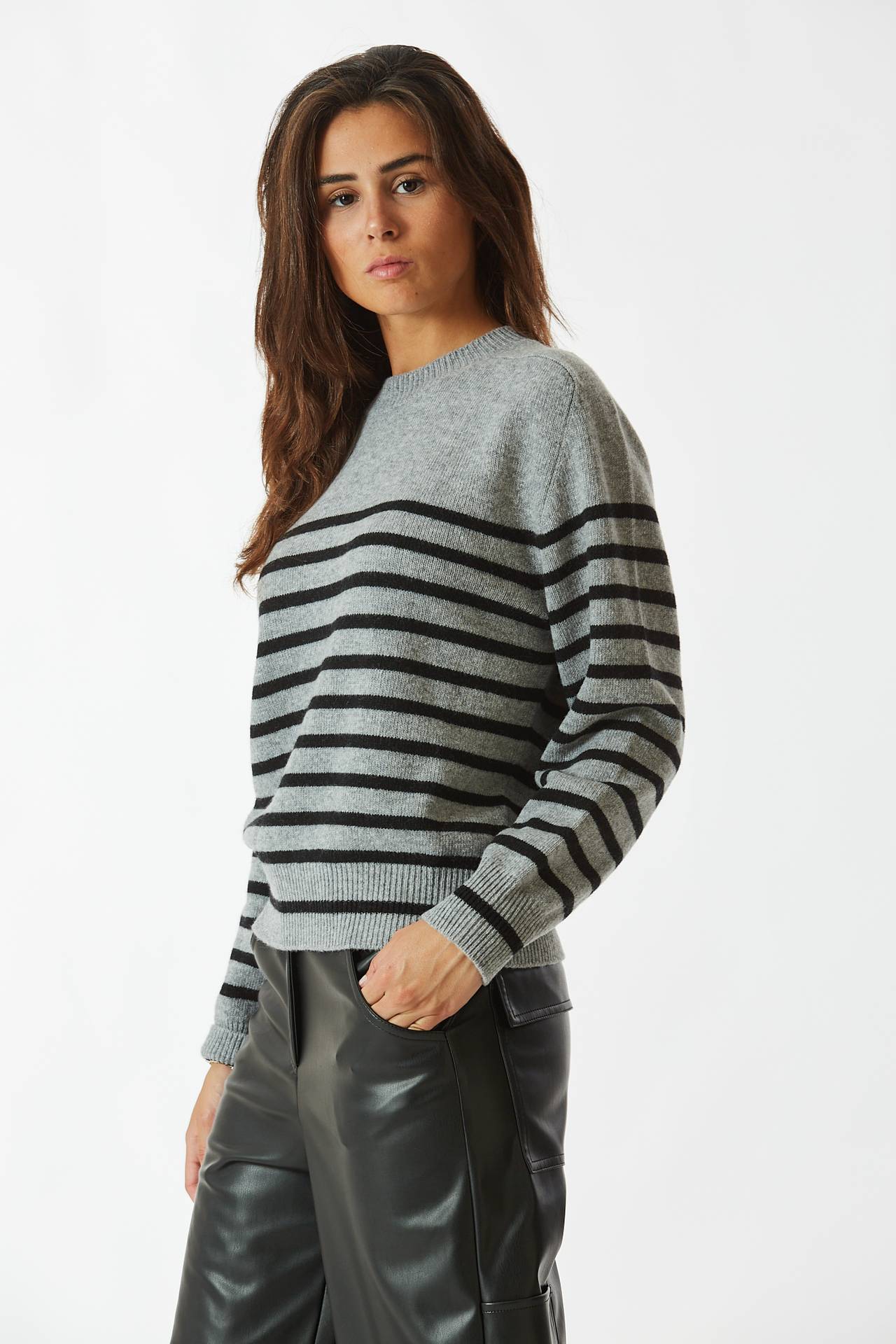 Maglia girocollo rigata